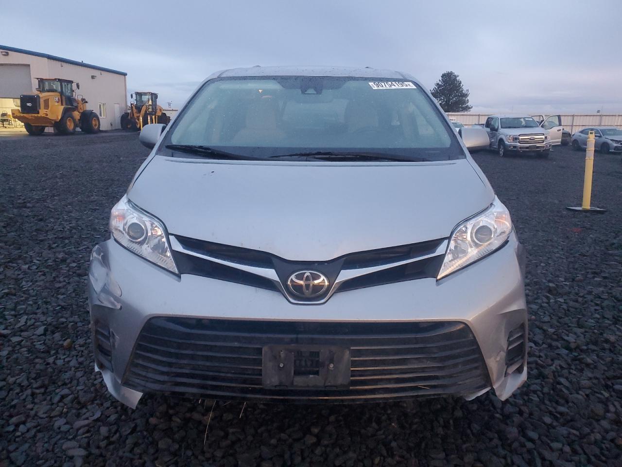 2018 TOYOTA SIENNA