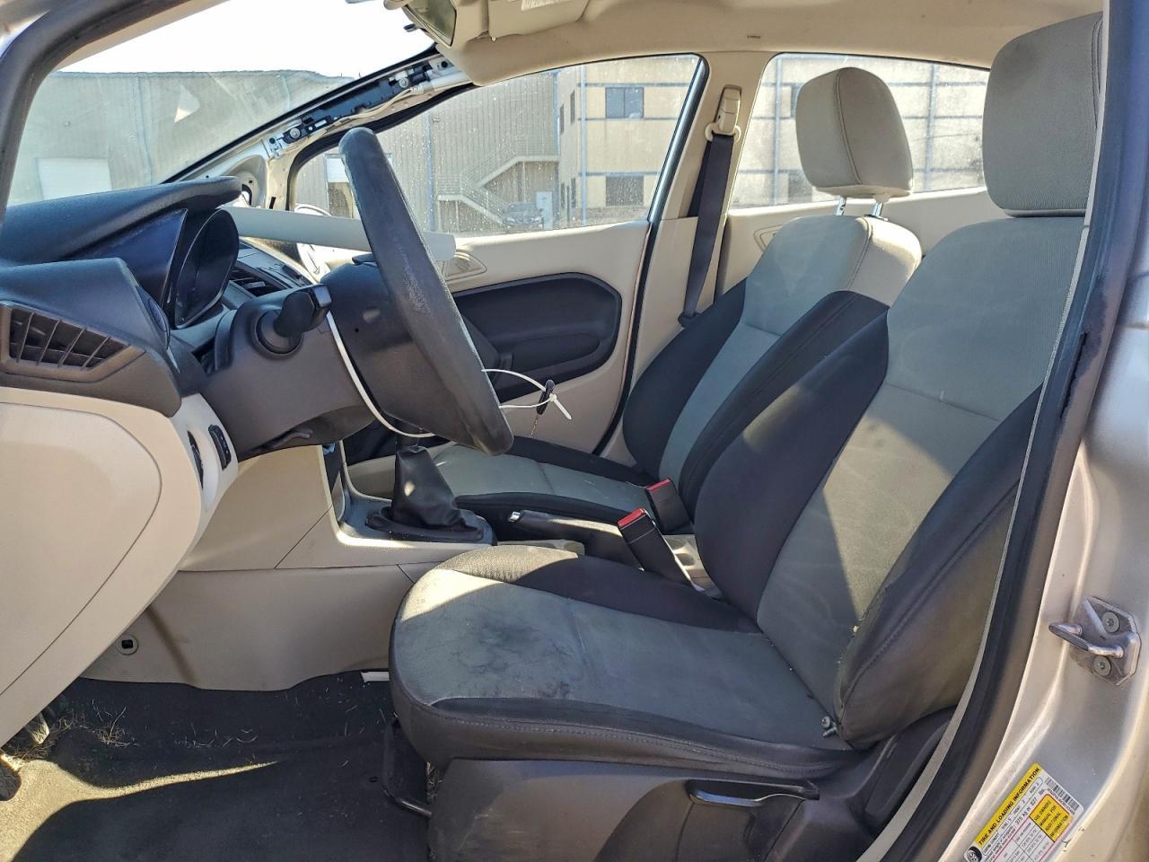 2012 FORD Fiesta