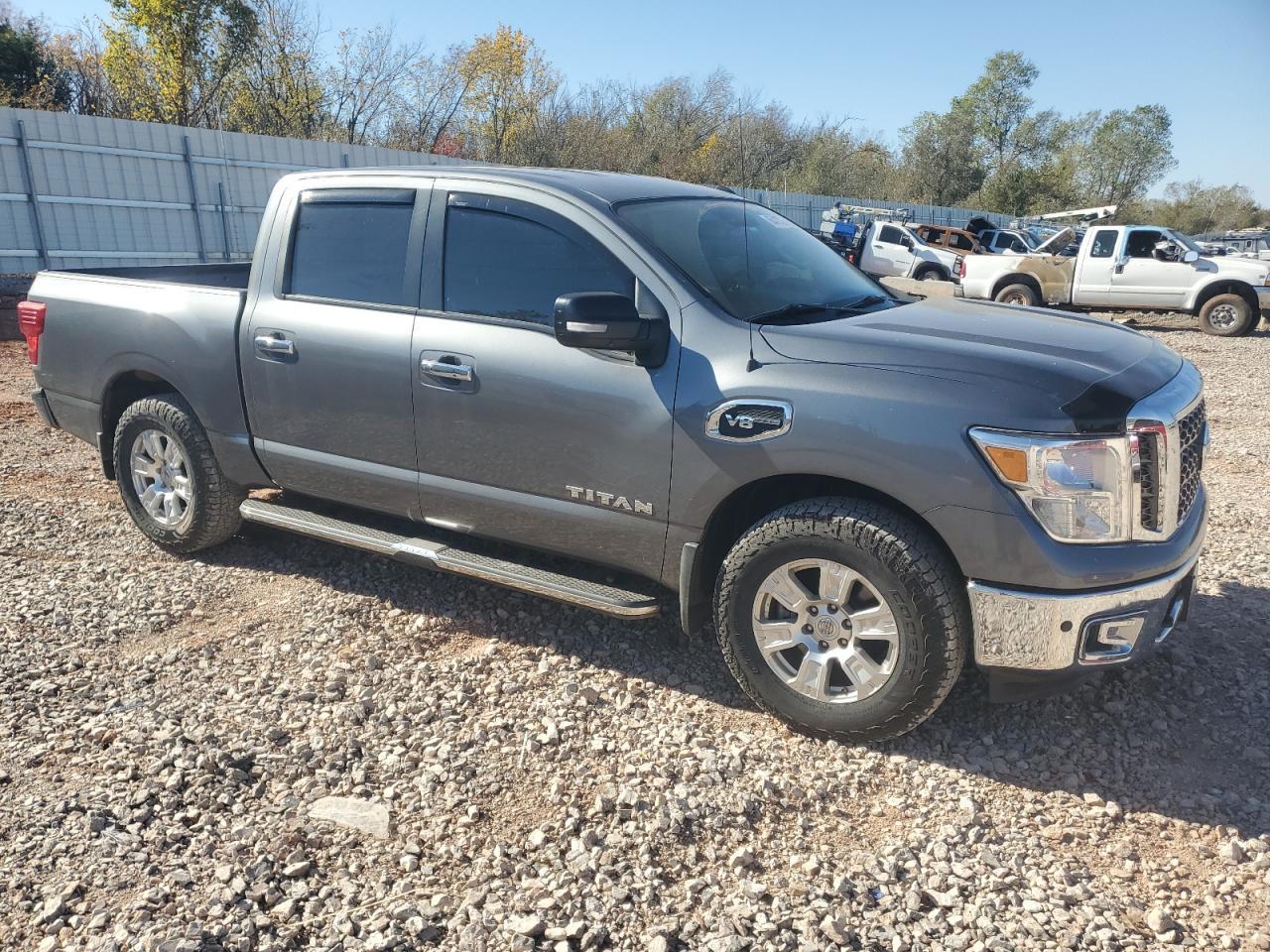 2017 NISSAN Titan