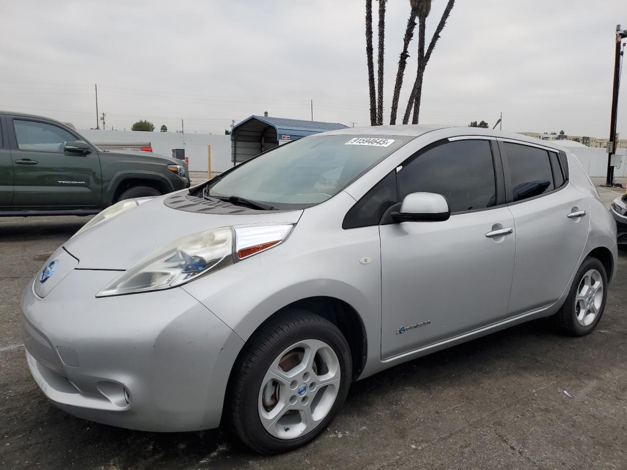 2011 NISSAN LEAF