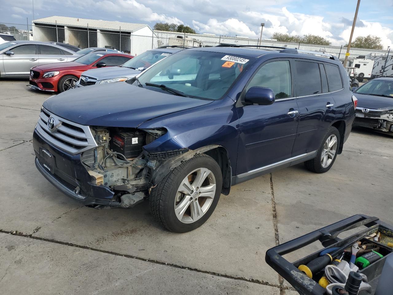 2011 TOYOTA HIGHLANDER