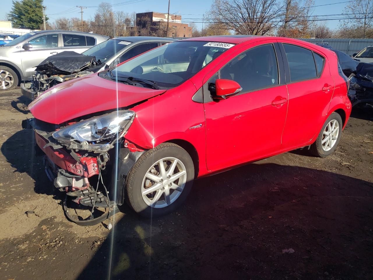 2016 TOYOTA Prius c