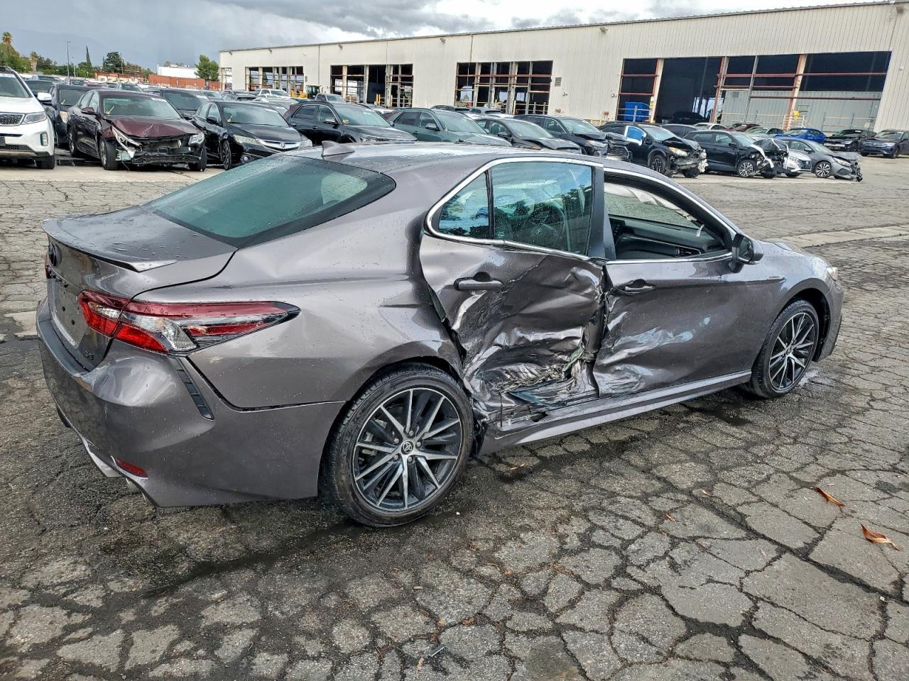 2024 TOYOTA CAMRY