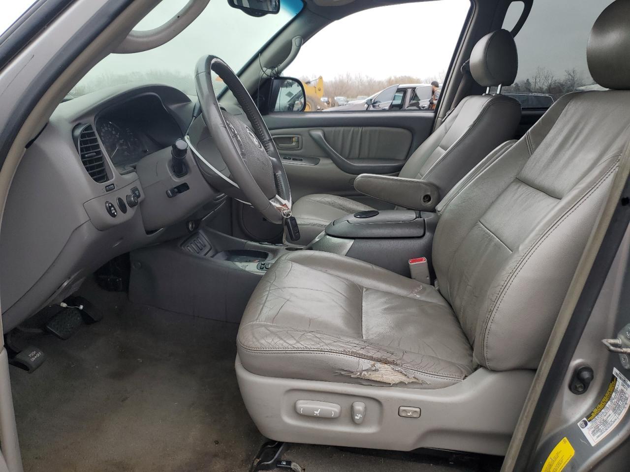 2005 TOYOTA Sequoia