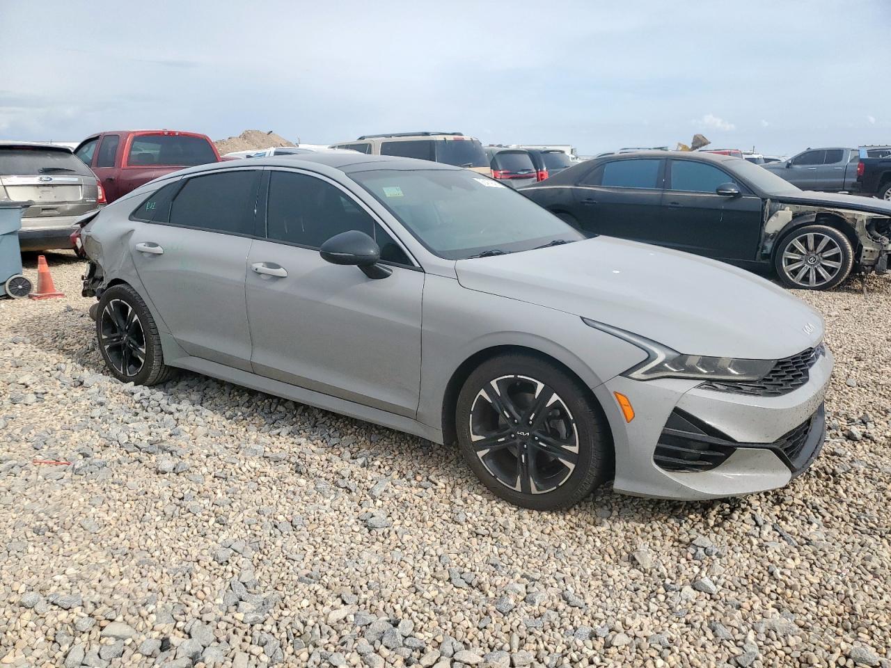 2022 KIA K5