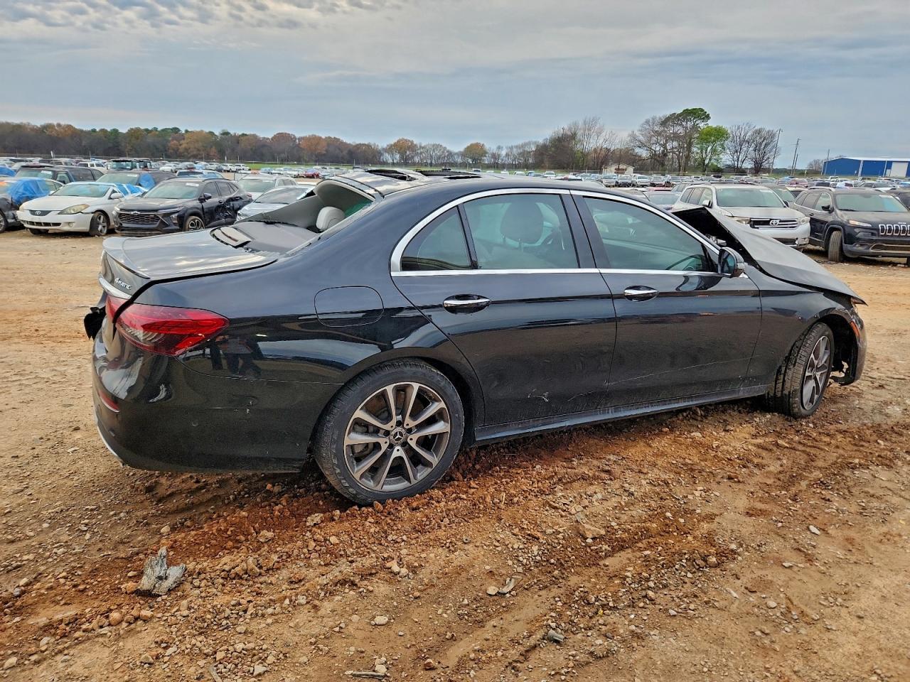 2022 MERCEDES-BENZ E-Class