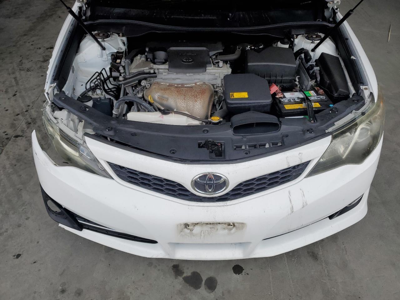 2014 TOYOTA CAMRY