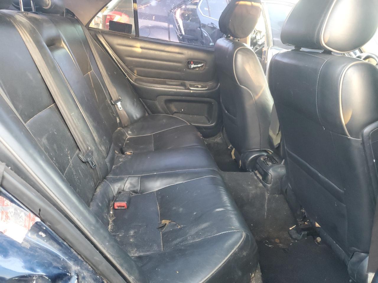 2004 LEXUS IS 300