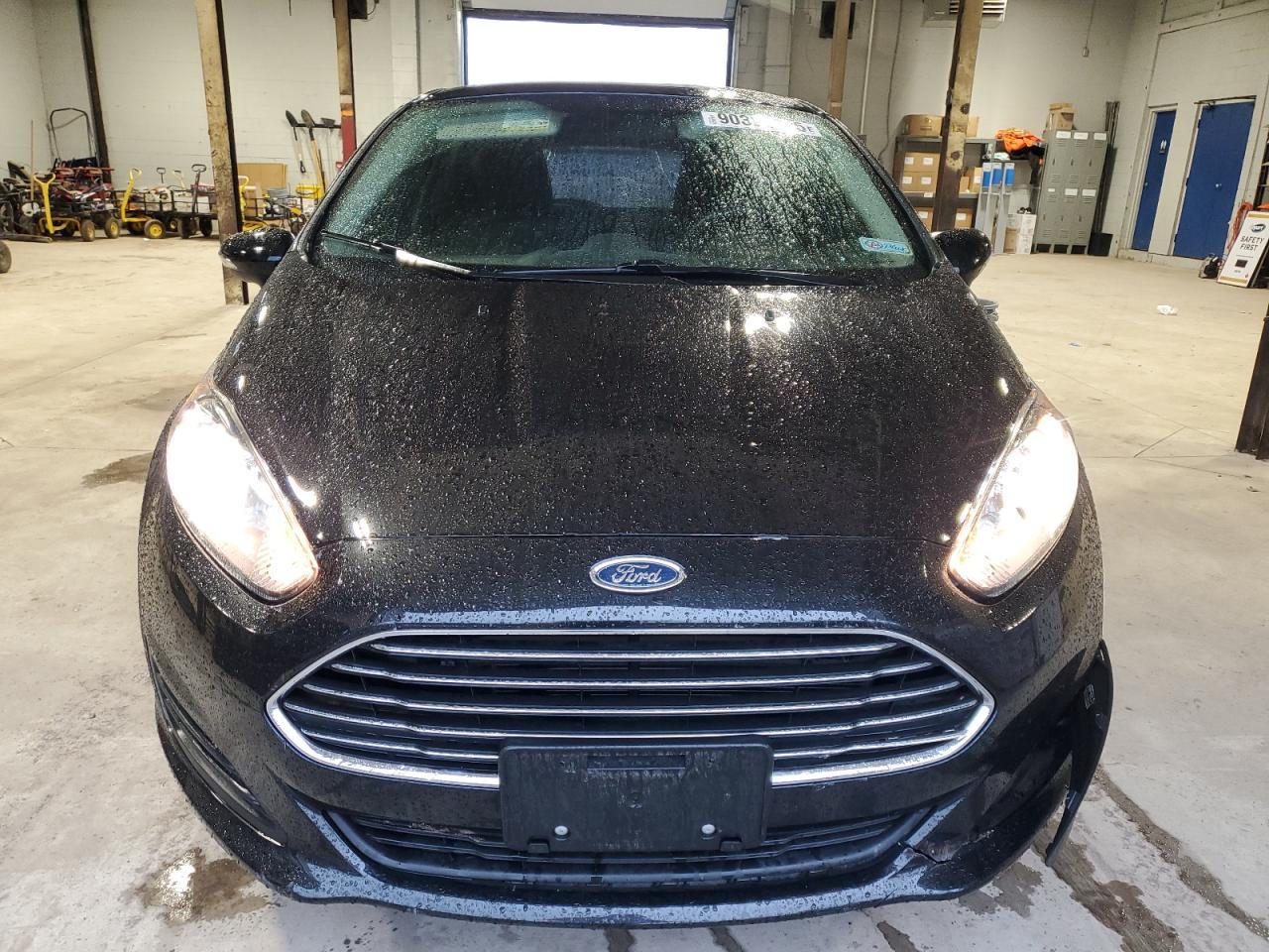 2014 FORD Fiesta