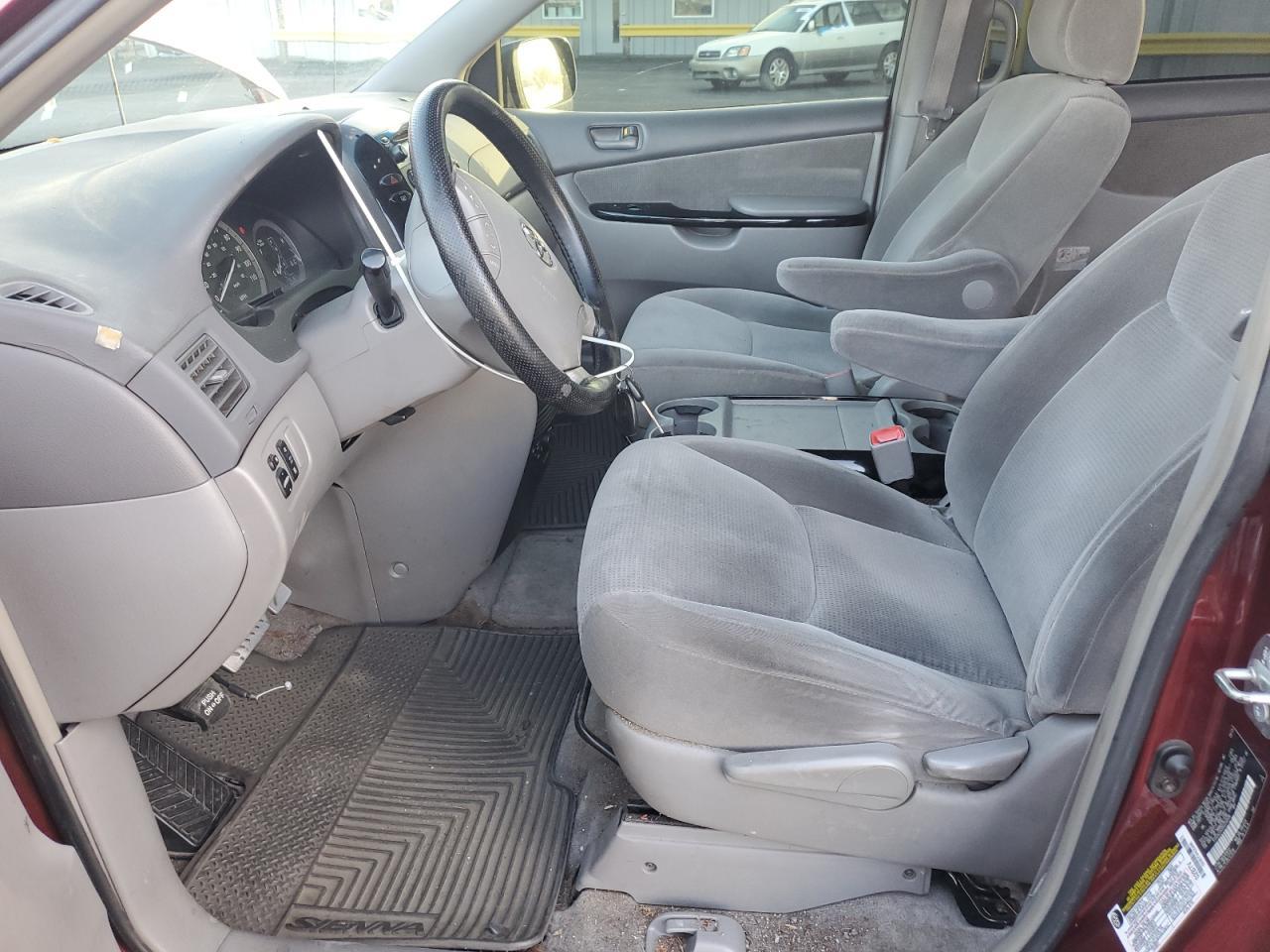 2005 TOYOTA SIENNA