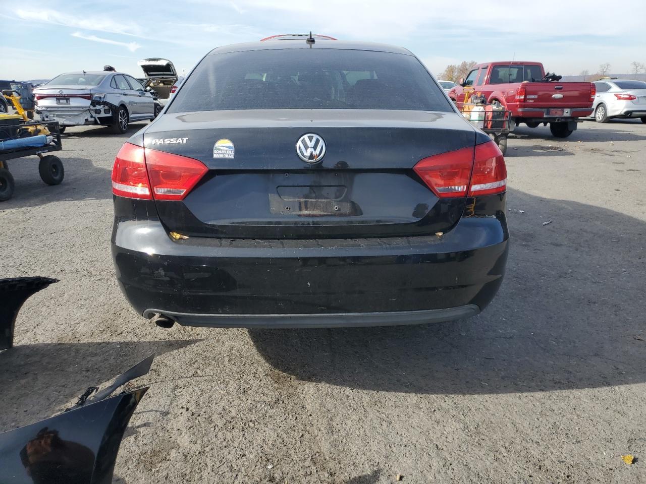 2012 VOLKSWAGEN Passat