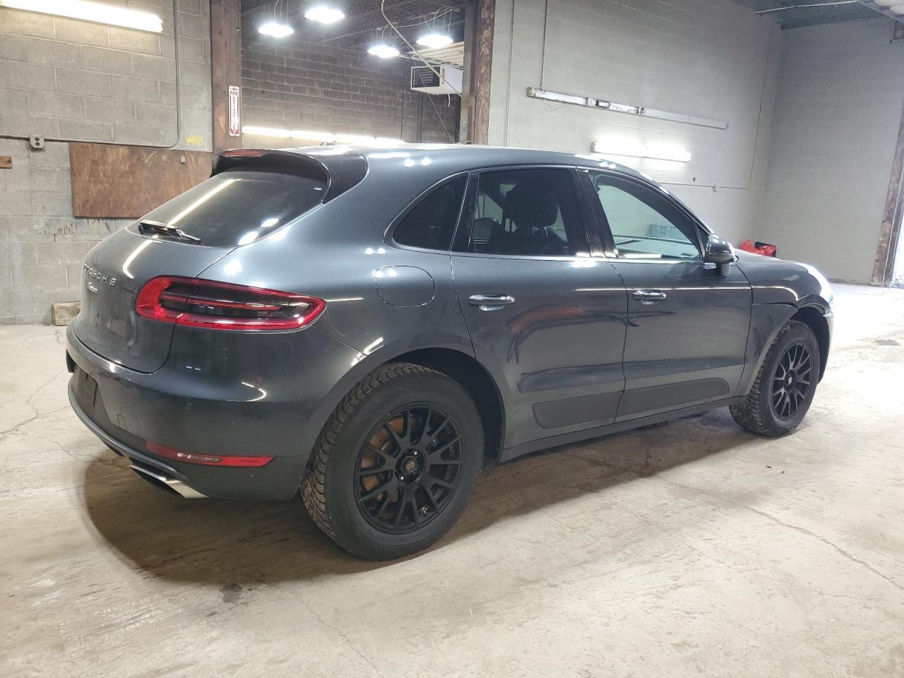 2017 PORSCHE Macan