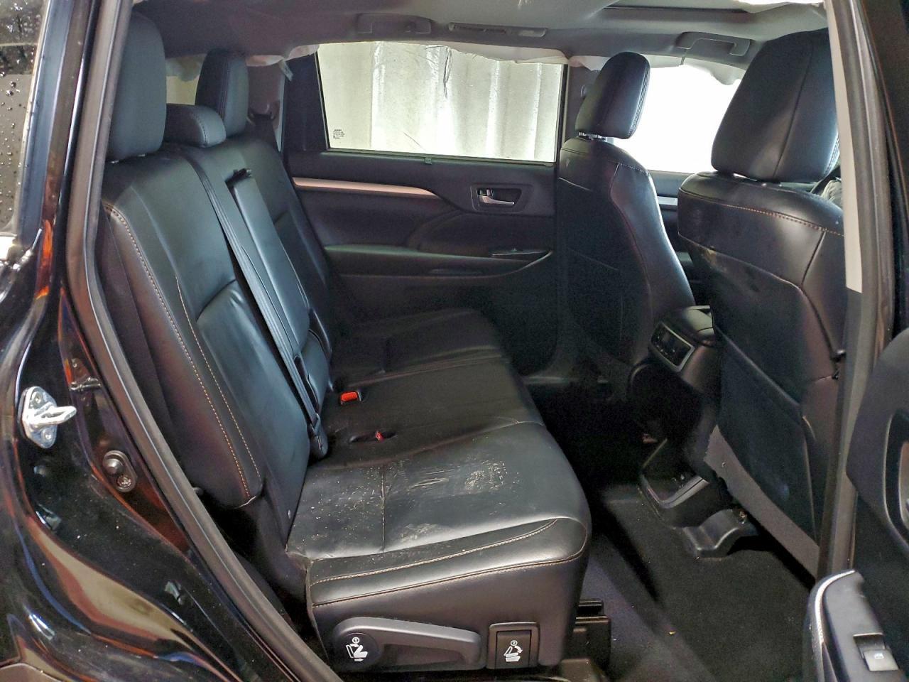 2016 TOYOTA HIGHLANDER