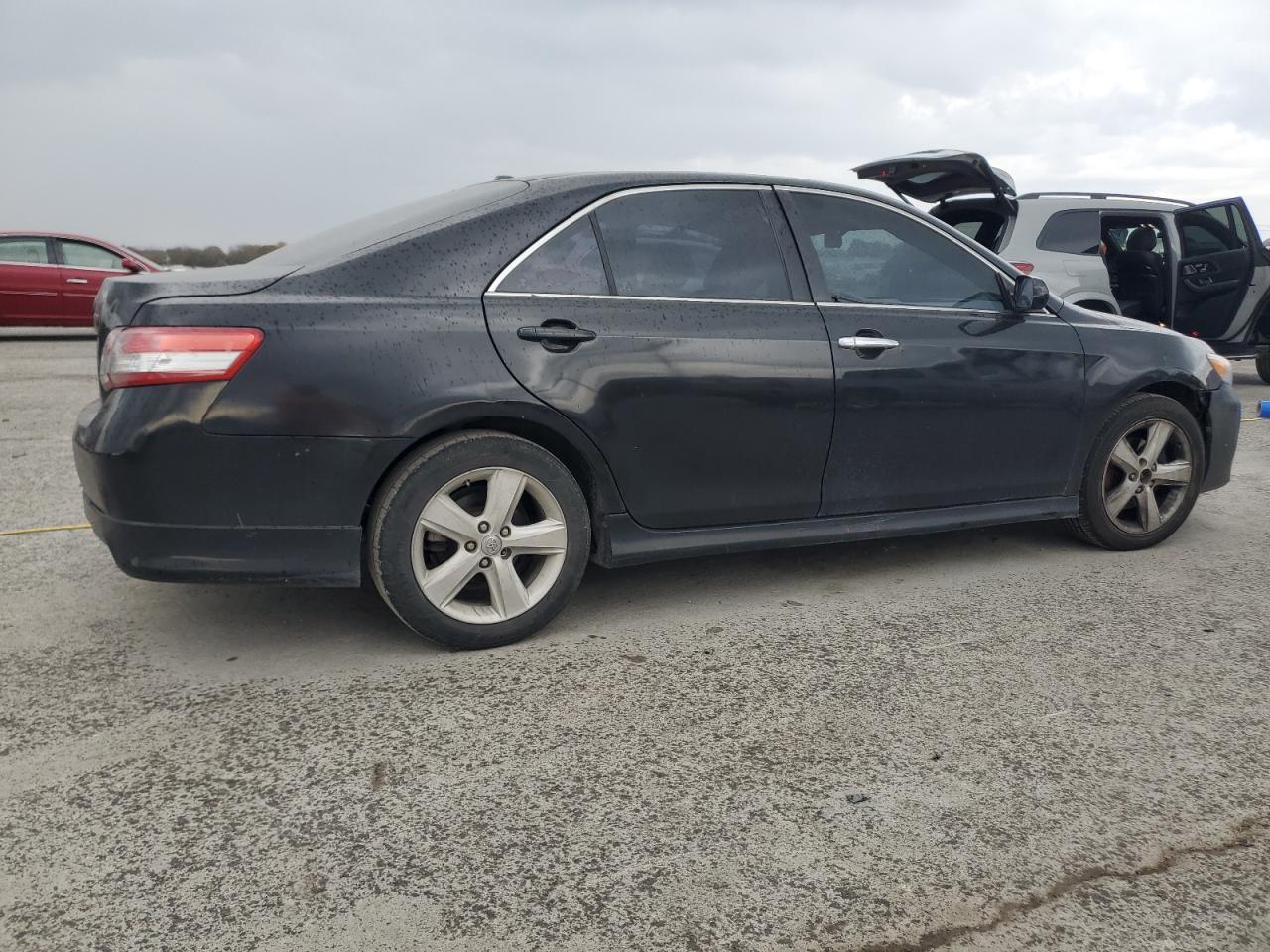 2011 TOYOTA CAMRY