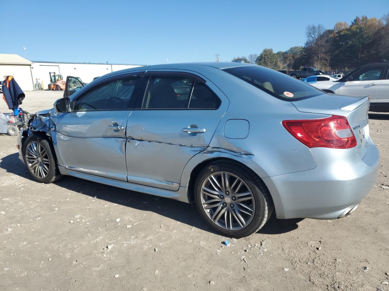 2012 SUZUKI Kizashi