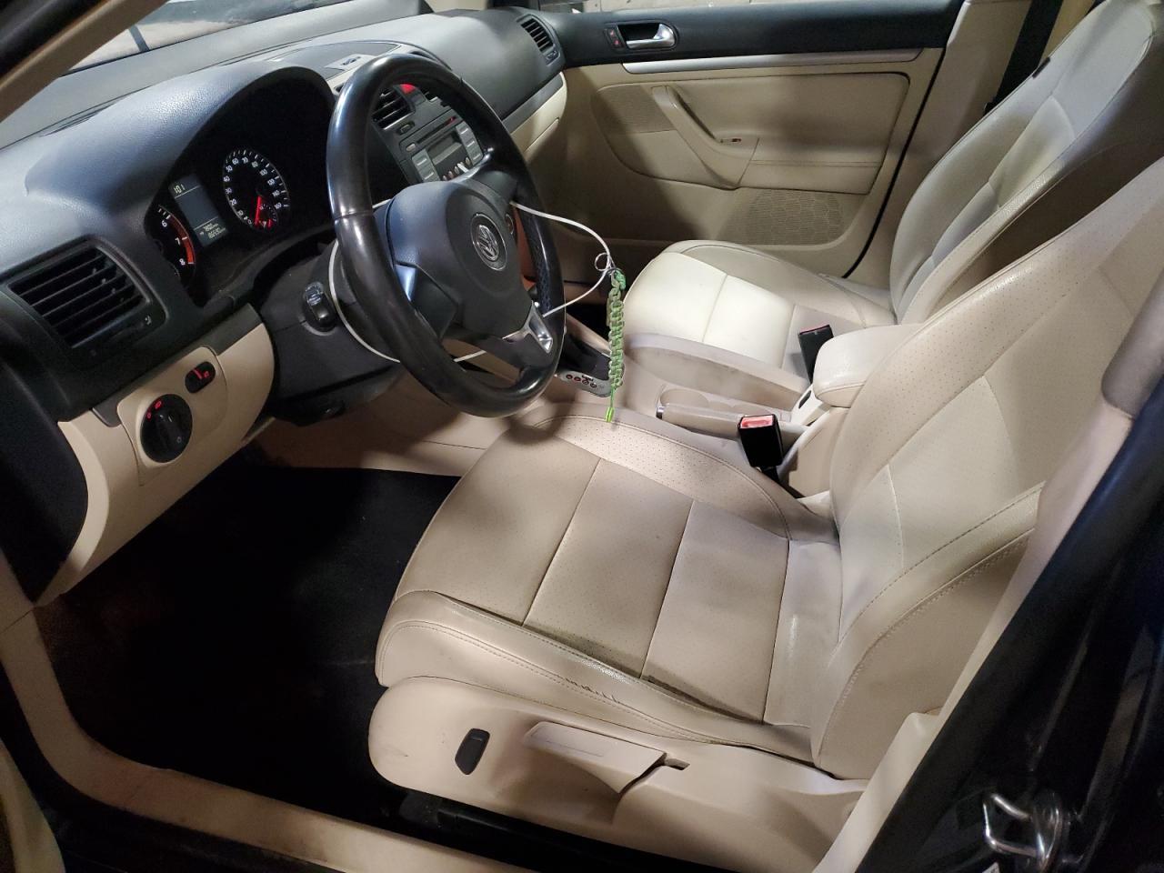 2010 VOLKSWAGEN JETTA