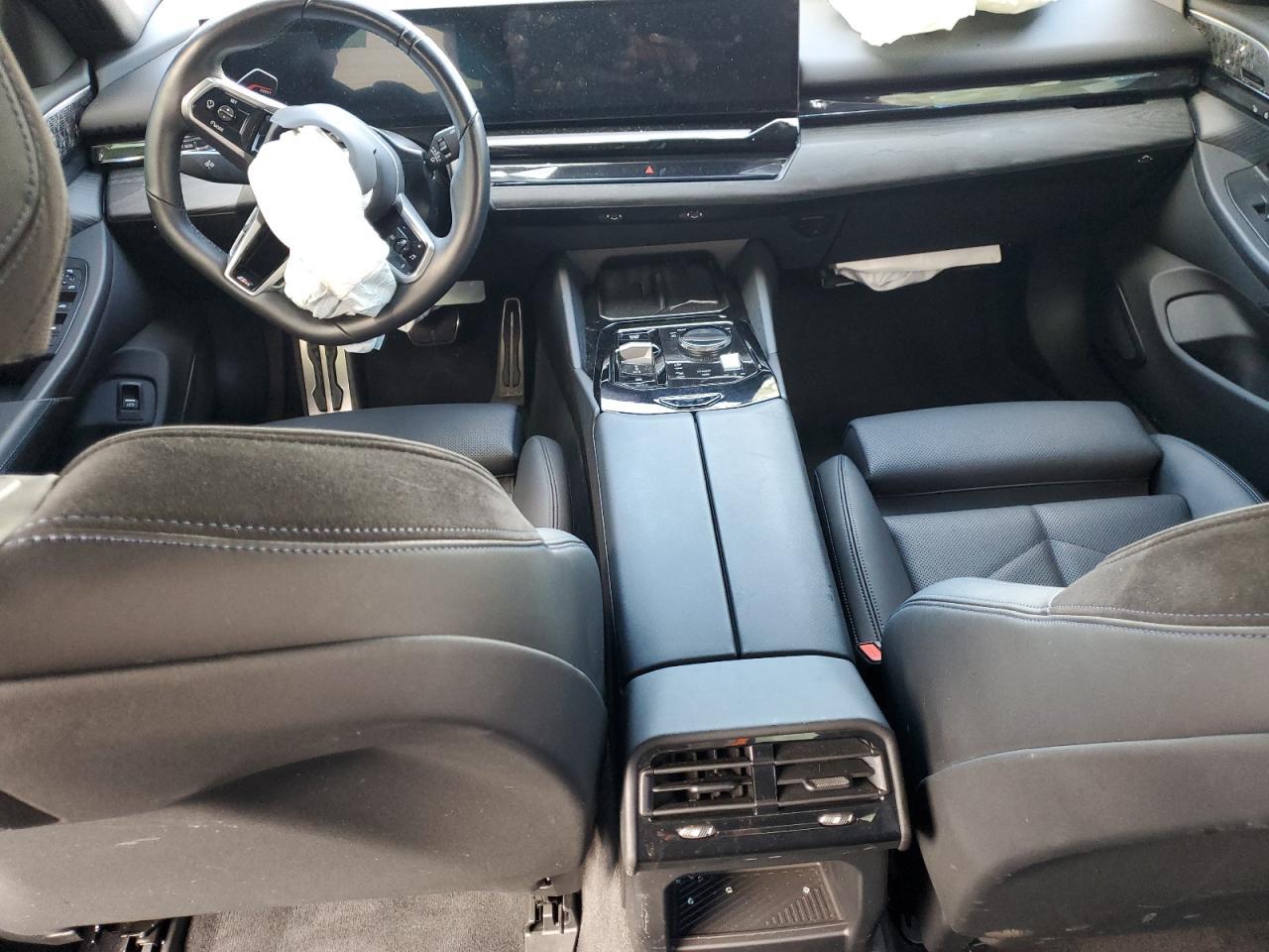2024 BMW i5