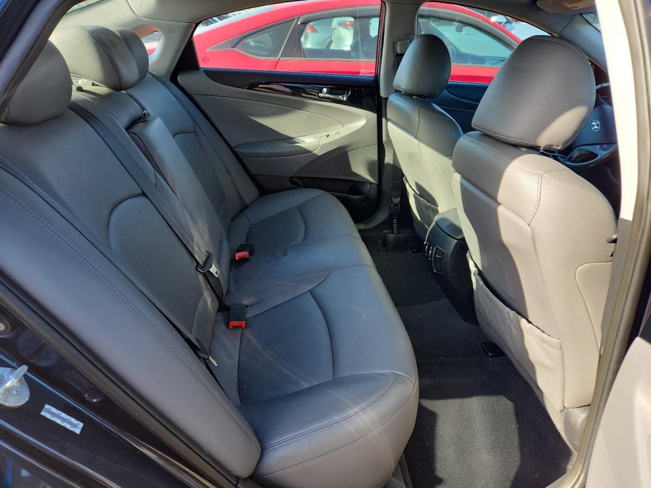 2011 HYUNDAI SONATA