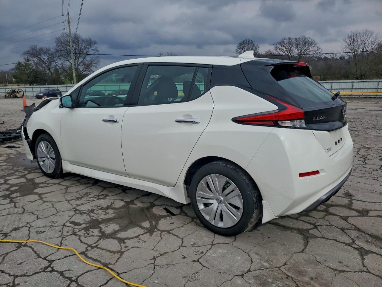 2025 NISSAN LEAF