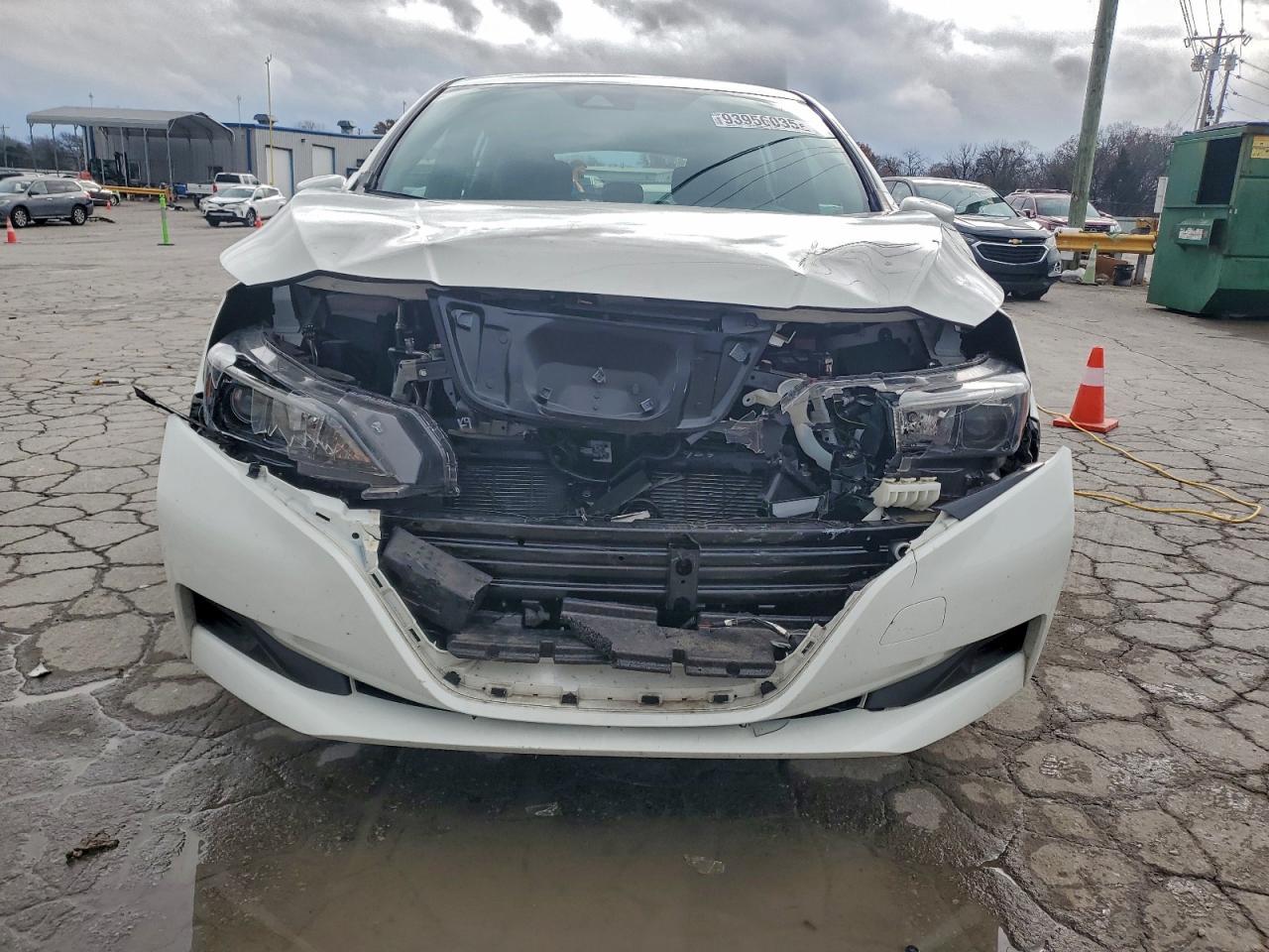 2025 NISSAN LEAF