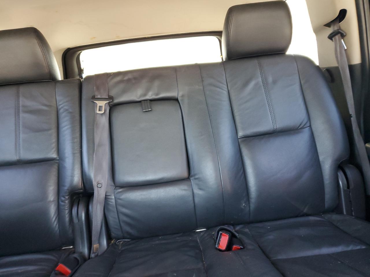 2011 CHEVROLET Tahoe