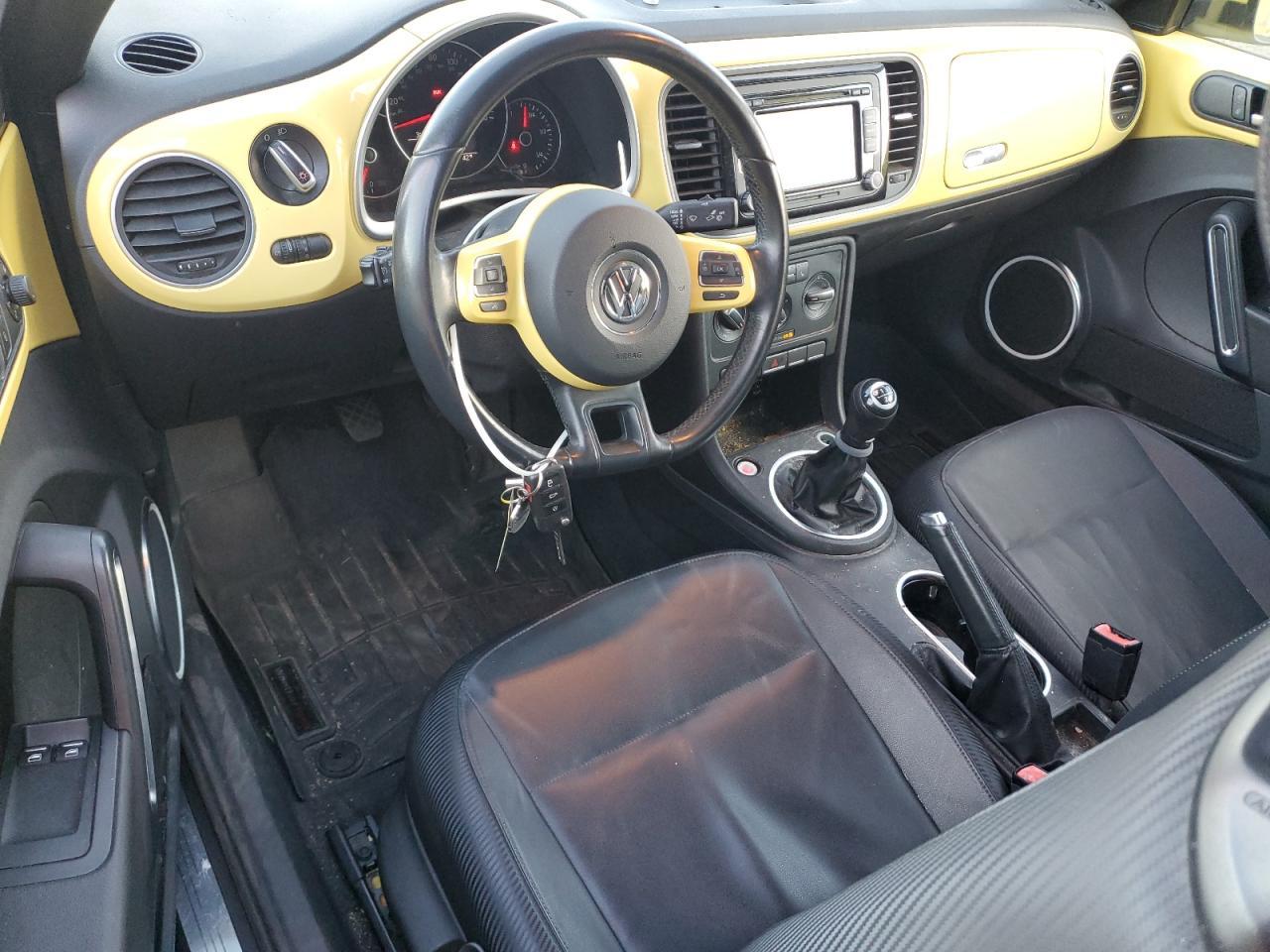2012 VOLKSWAGEN Beetle