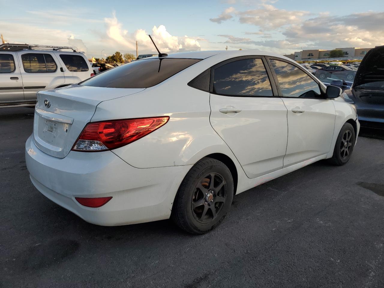 2012 HYUNDAI ACCENT