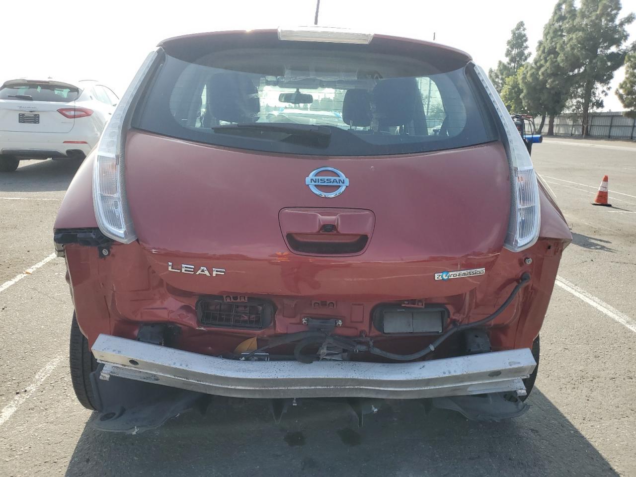2015 NISSAN LEAF