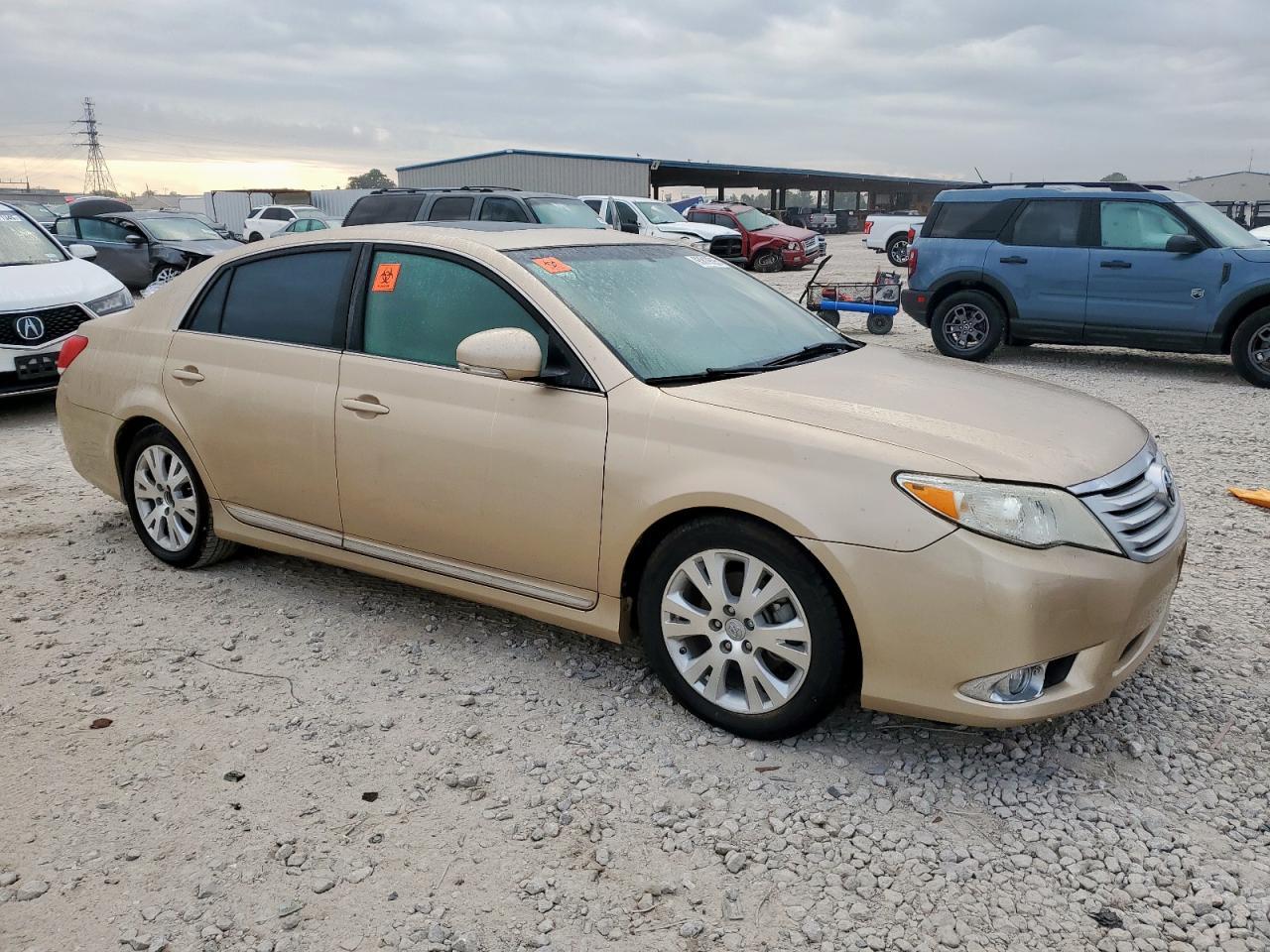 2011 TOYOTA Avalon