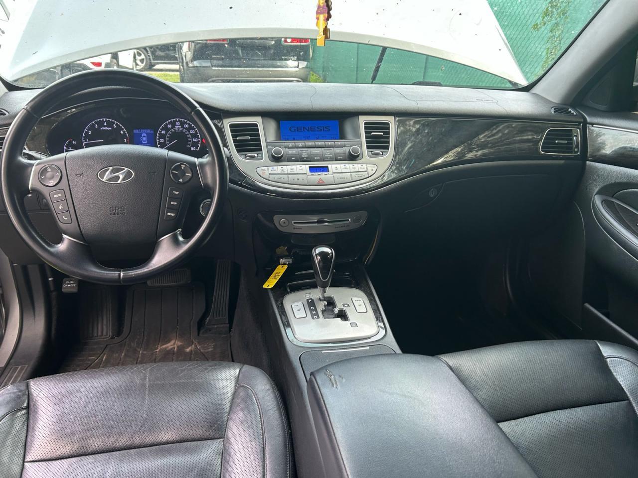 2013 HYUNDAI GENESIS
