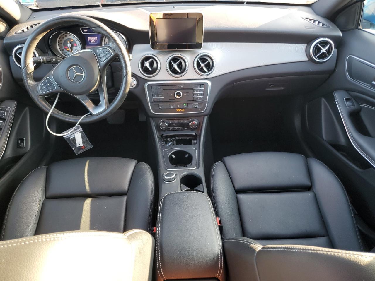 2016 MERCEDES-BENZ GLA-Class