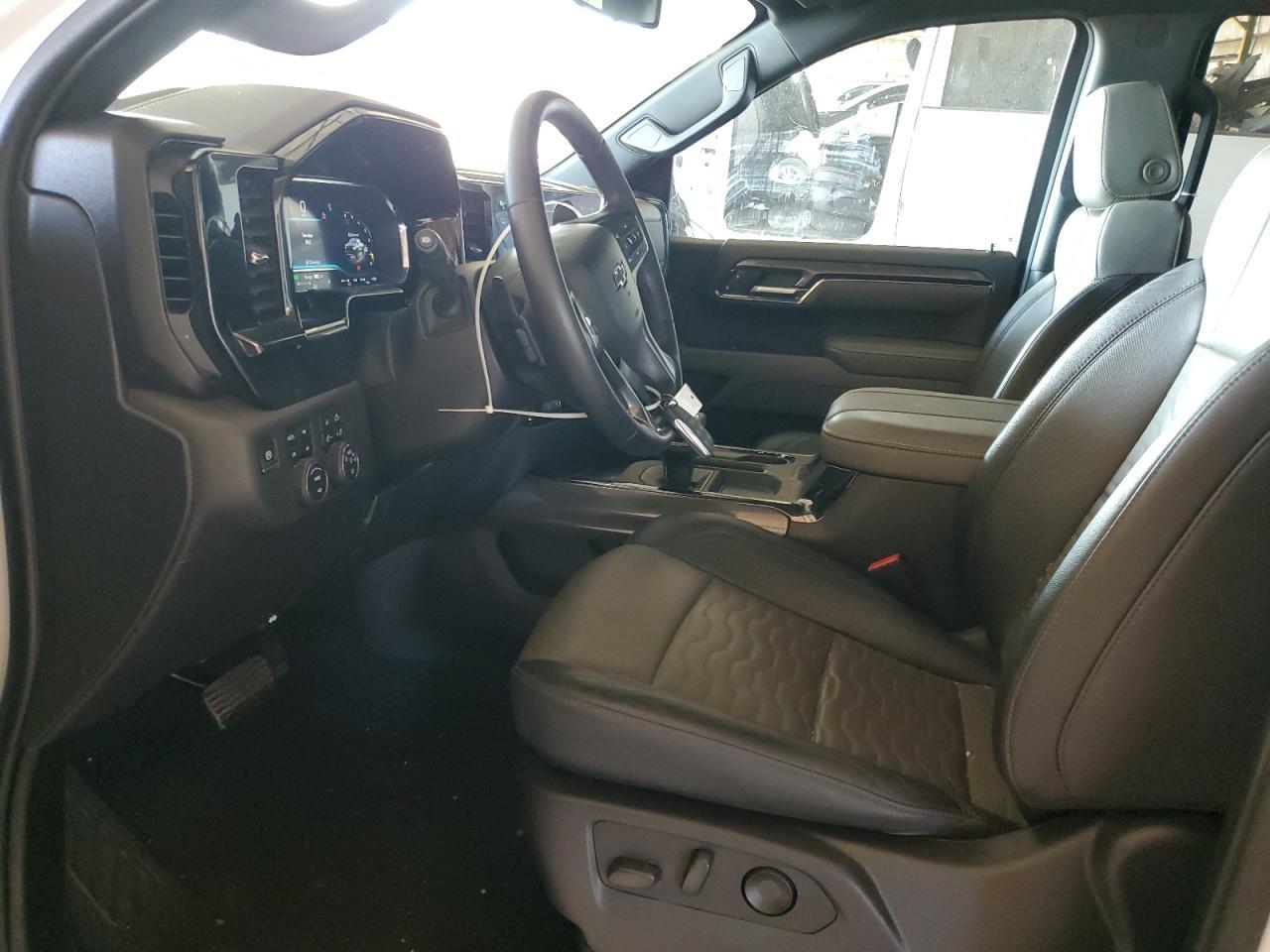 2024 CHEVROLET Silverado