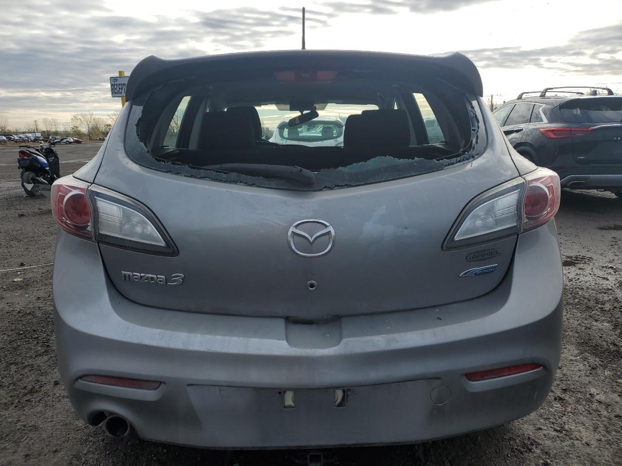 2013 MAZDA 3
