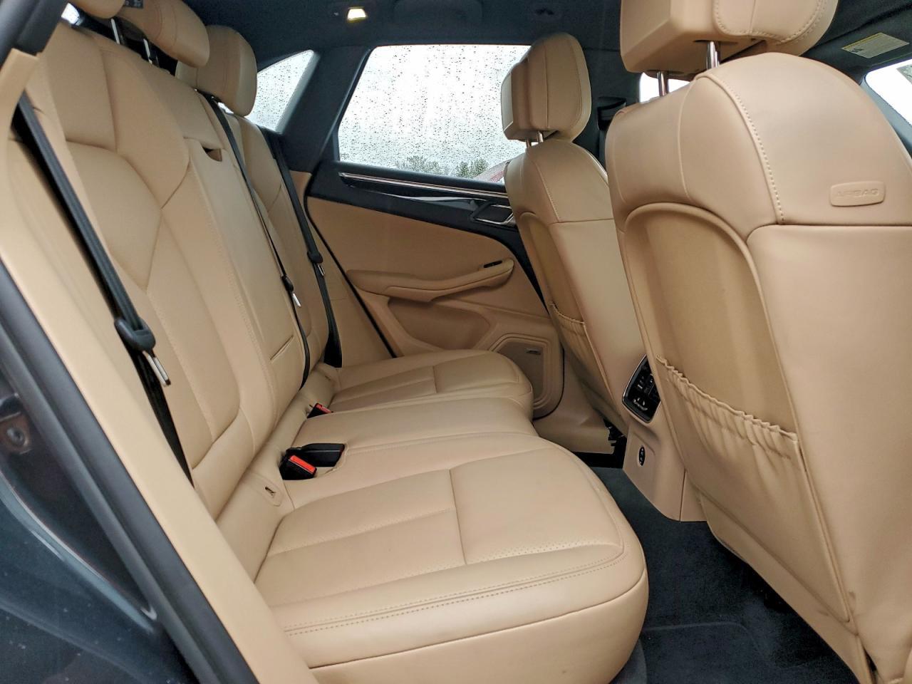 2024 PORSCHE Macan