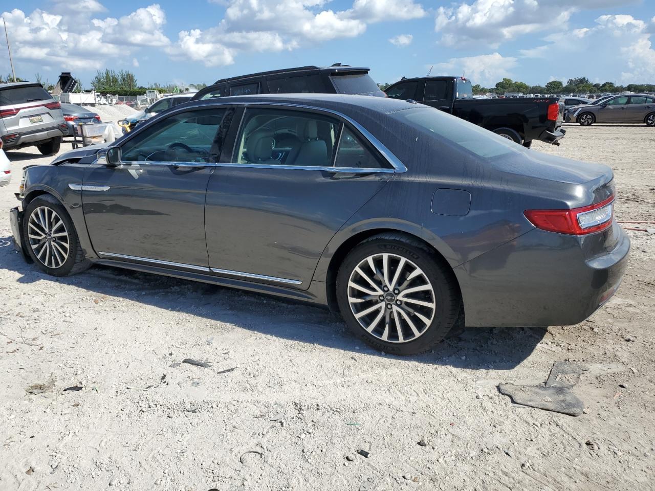2017 LINCOLN Continental