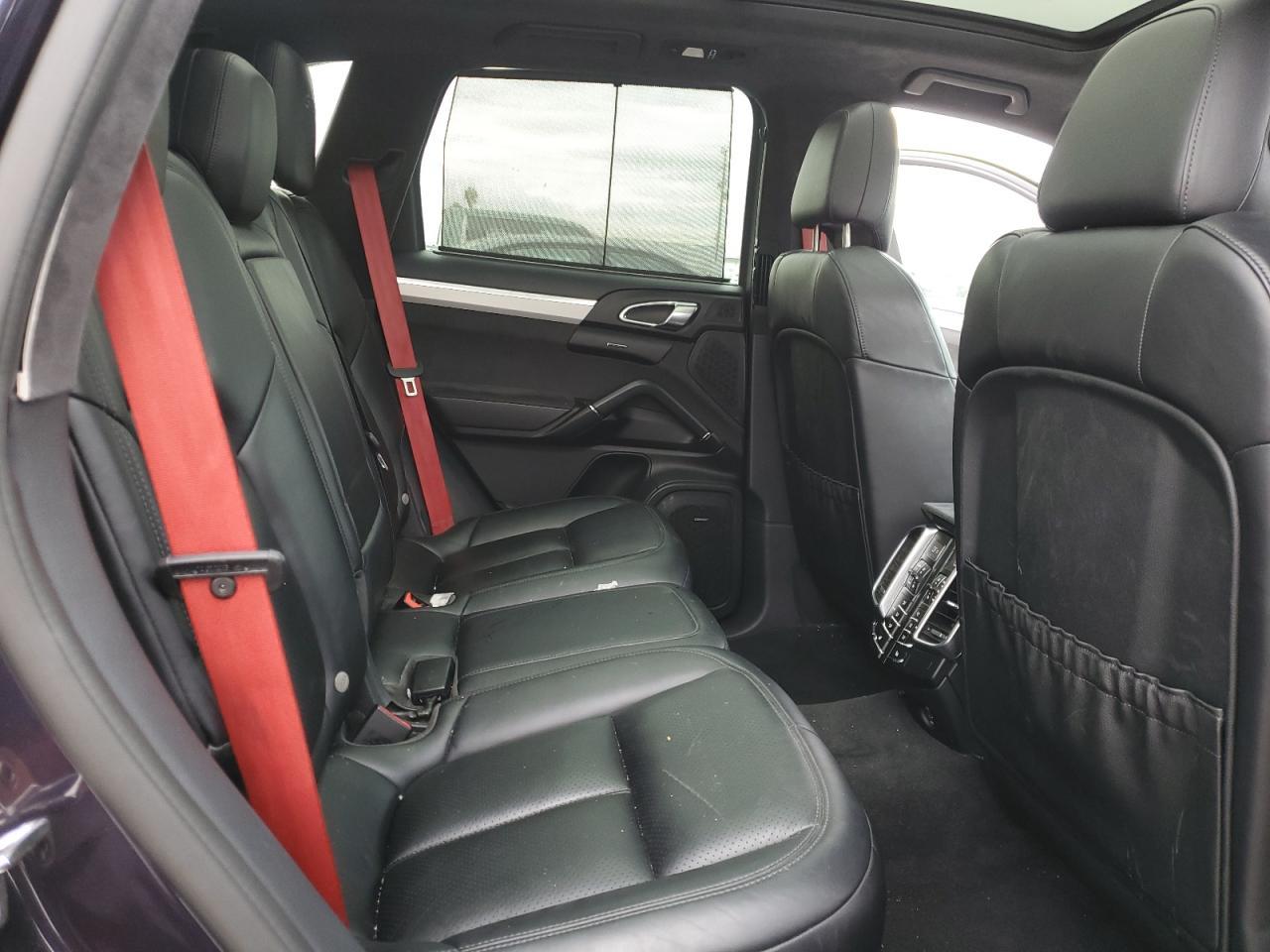 2018 PORSCHE CAYENNE