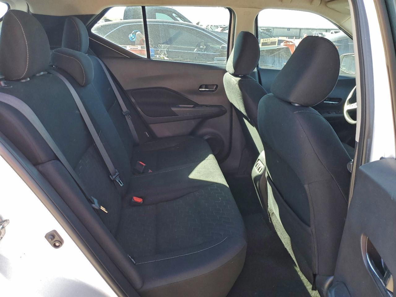 2022 NISSAN KICKS