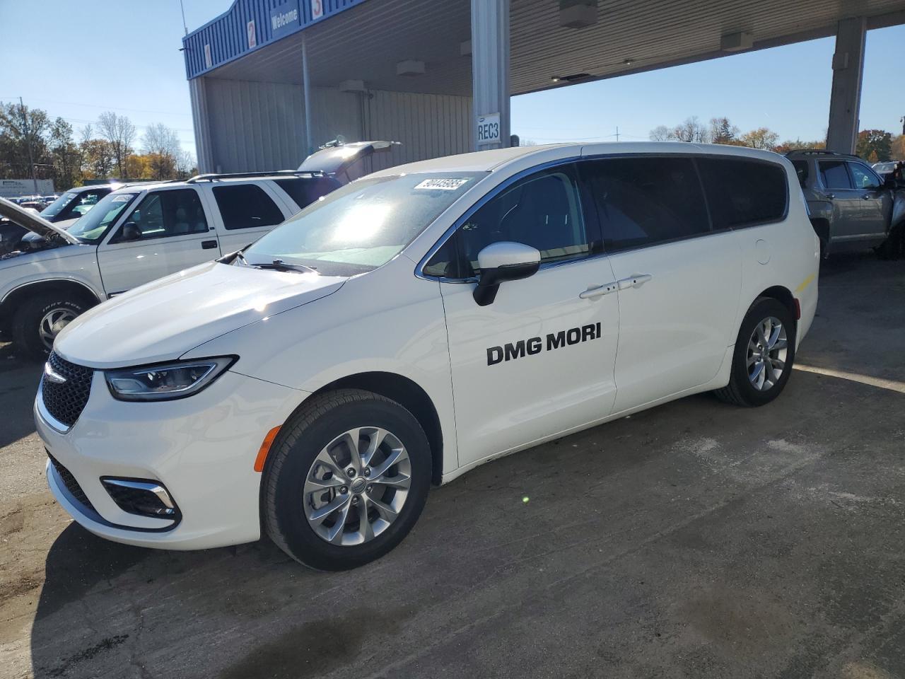 2023 CHRYSLER Pacifica