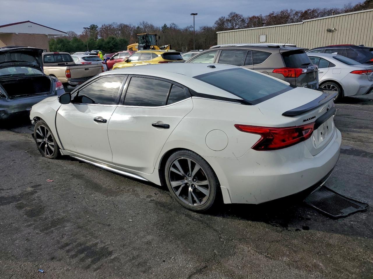 2016 NISSAN Maxima