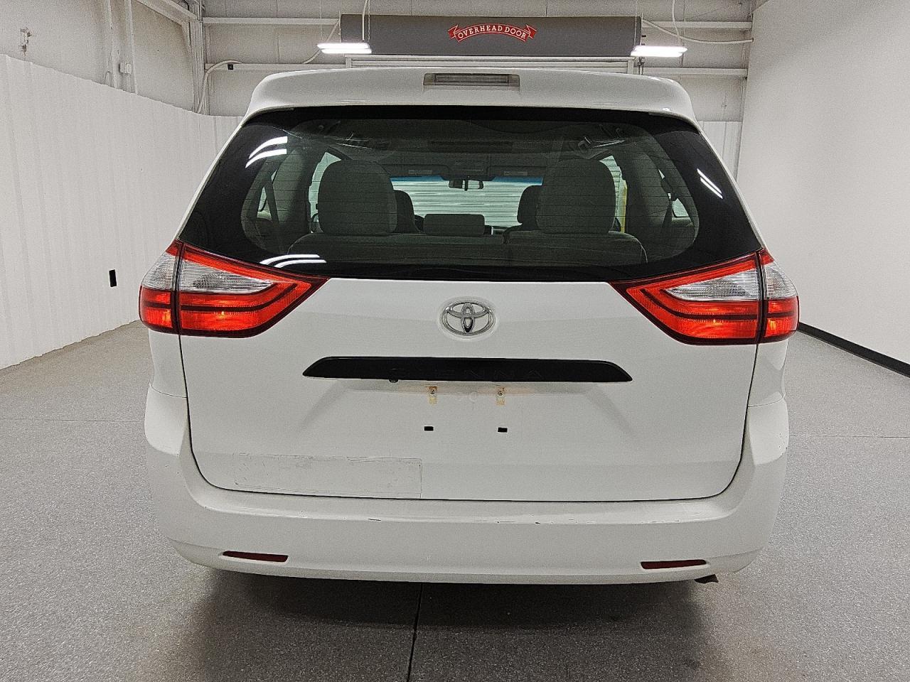 2017 TOYOTA SIENNA