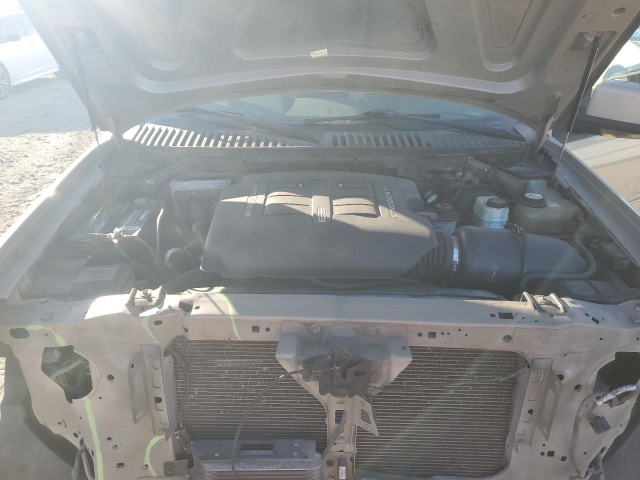 2004 LINCOLN Navigator