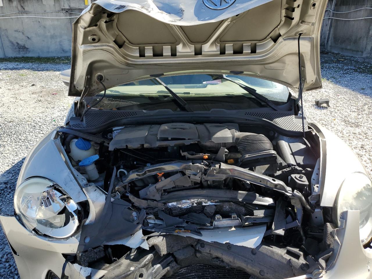 2012 VOLKSWAGEN Beetle
