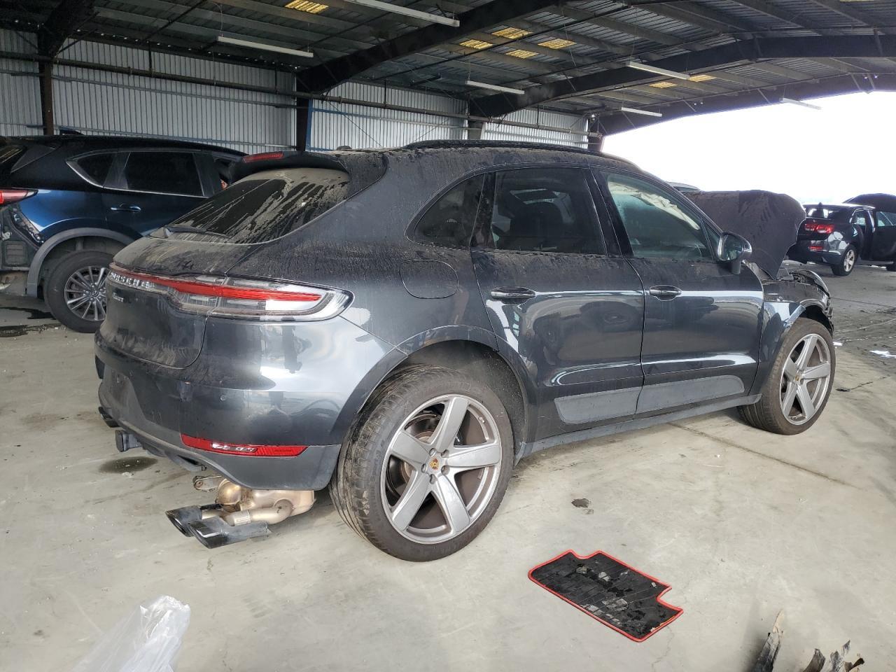 2019 PORSCHE Macan
