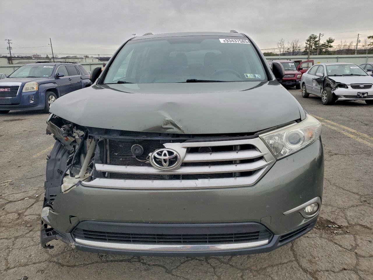 2013 TOYOTA HIGHLANDER