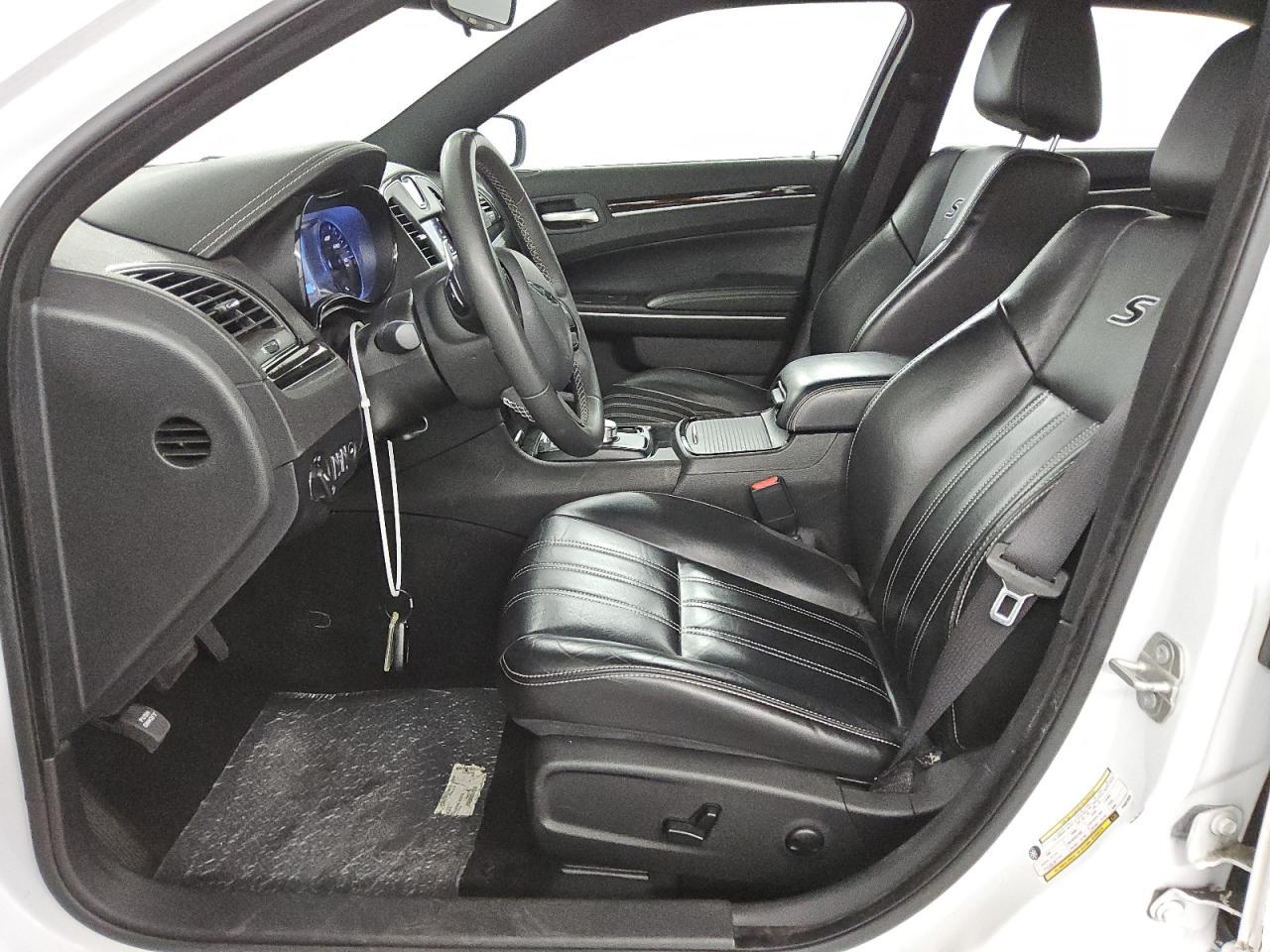 2023 CHRYSLER 300