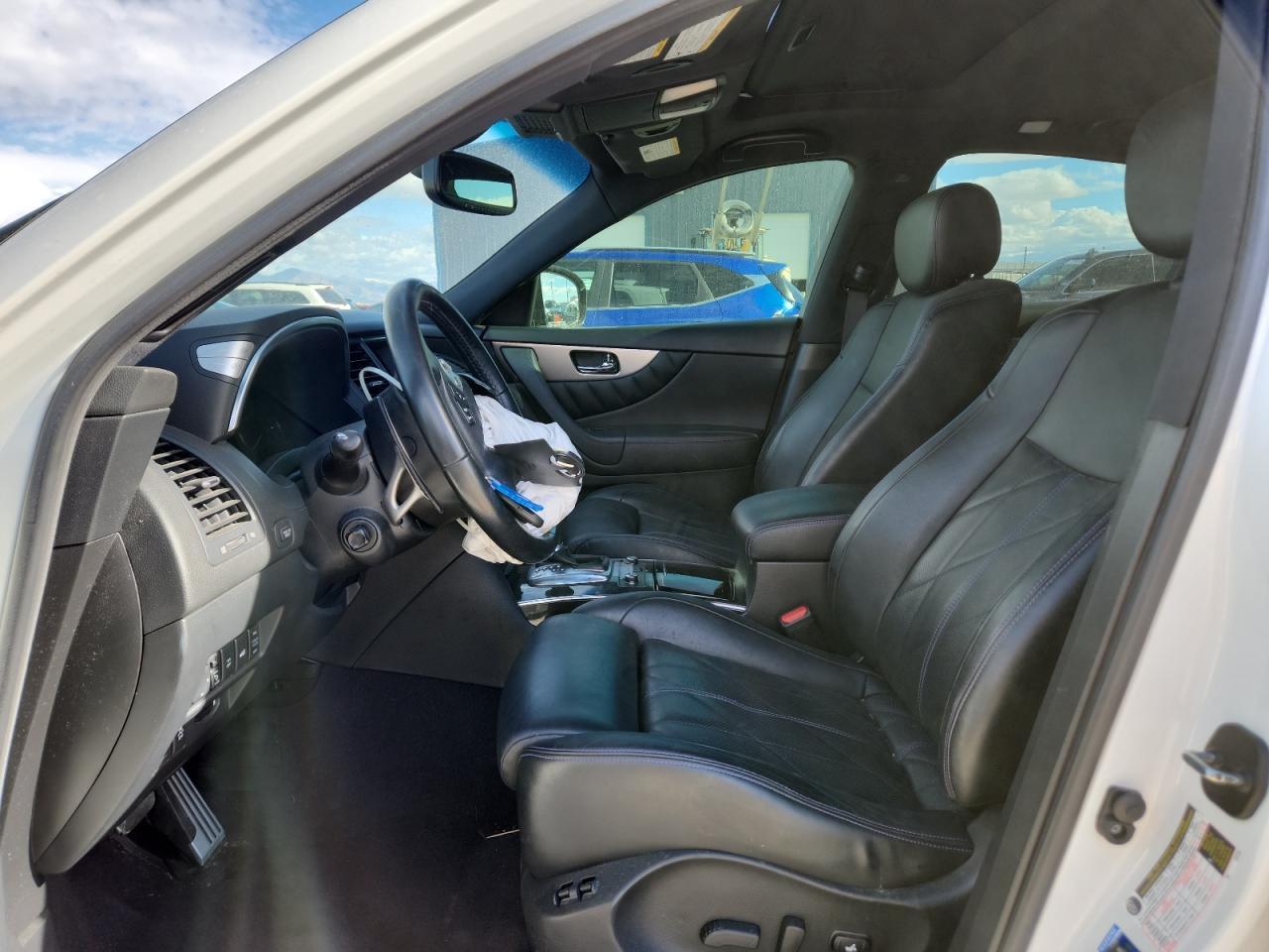 2017 INFINITI QX70