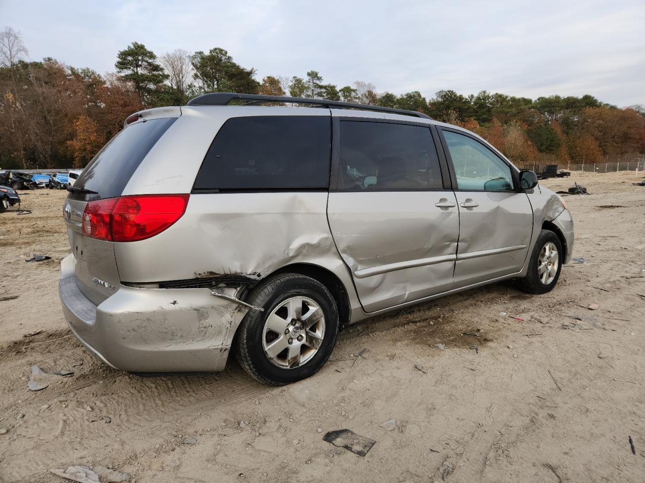 2007 TOYOTA SIENNA
