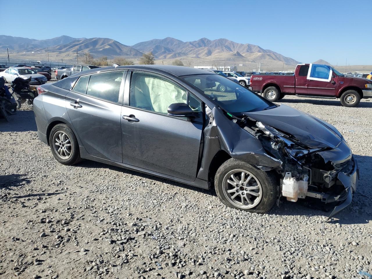 2016 TOYOTA PRIUS