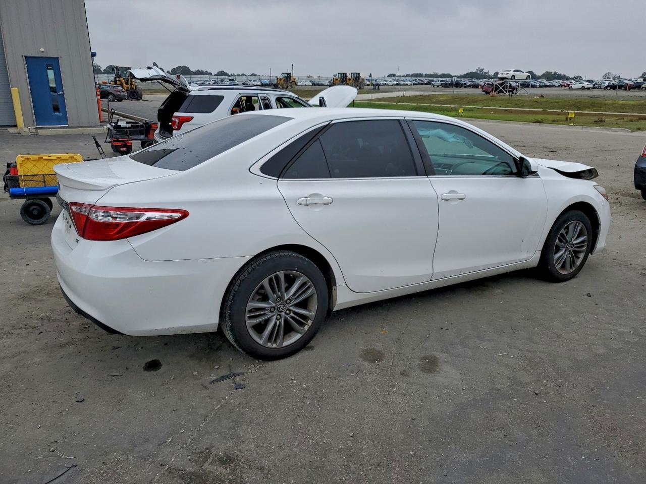 2017 TOYOTA CAMRY