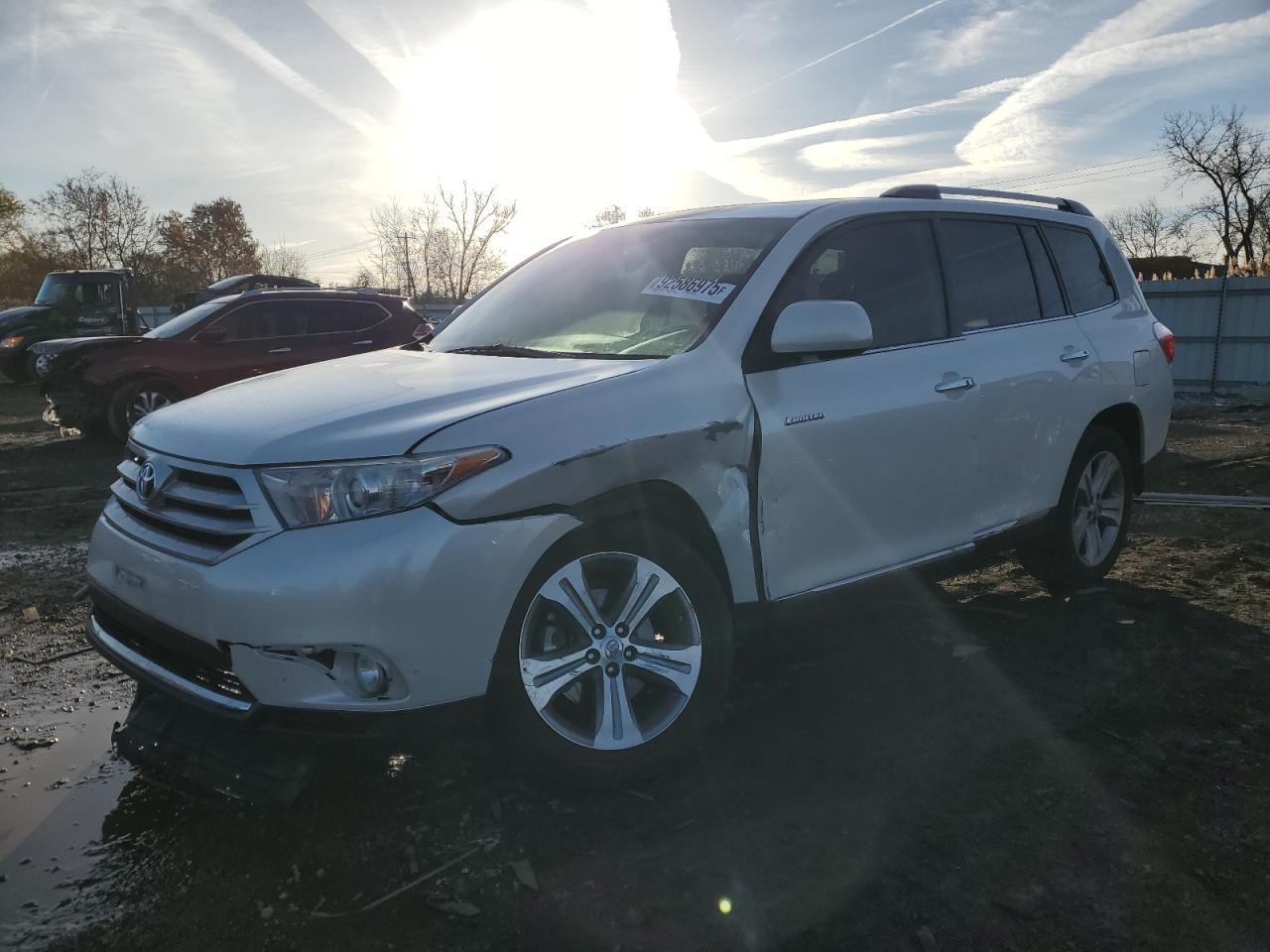 2012 TOYOTA HIGHLANDER